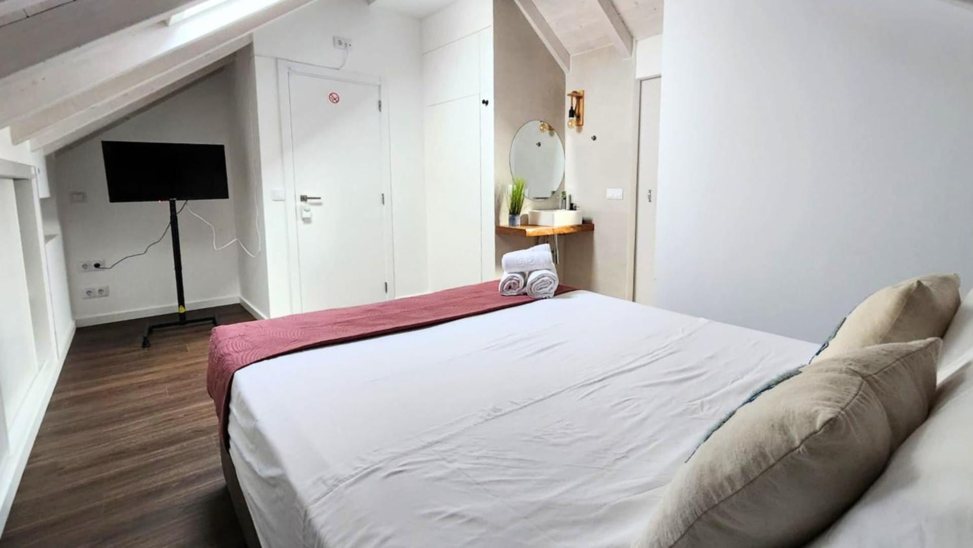 Surfsoul Guesthouse - Bed And Breakfast Peniche Extérieur photo