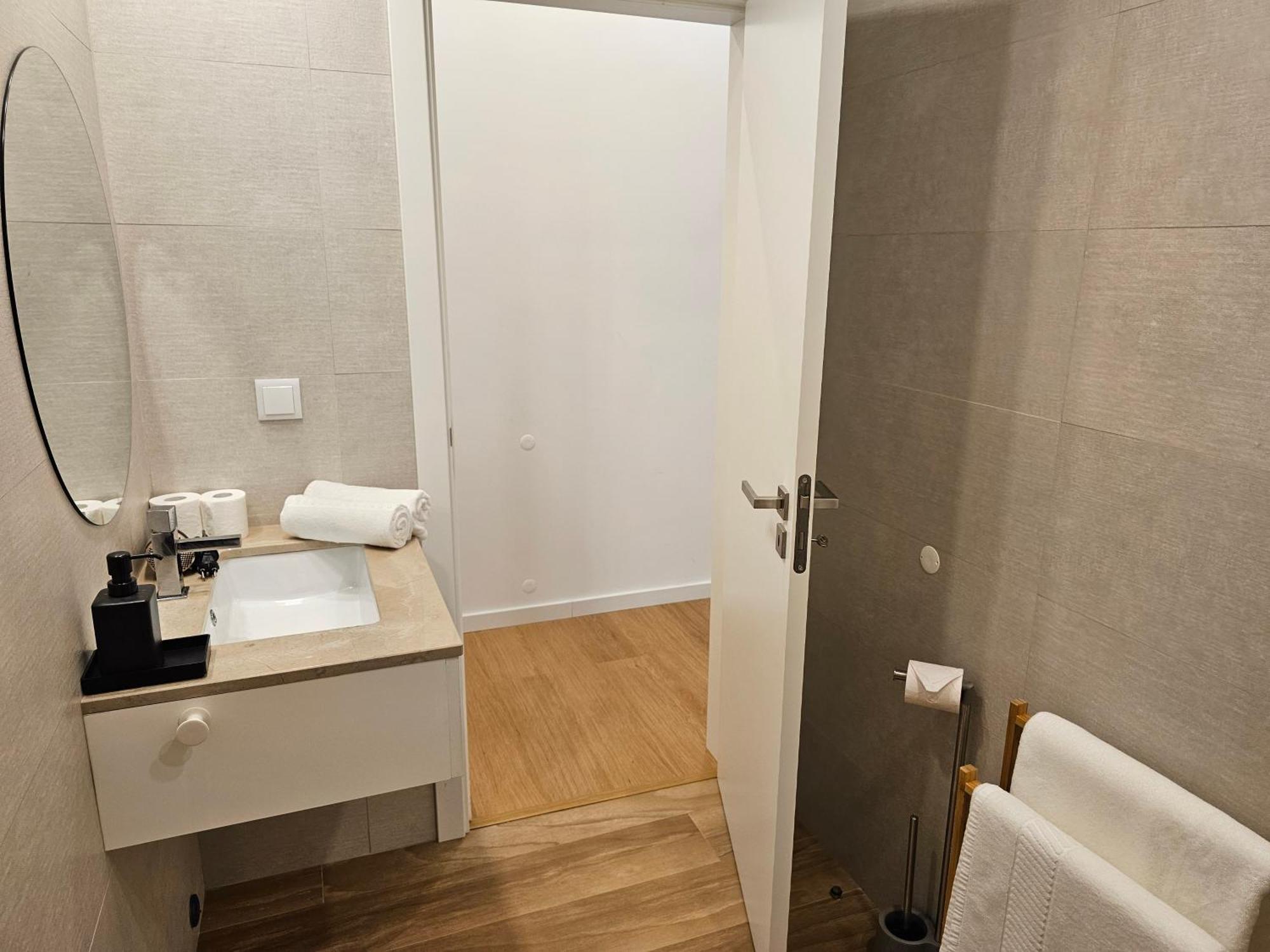 Surfsoul Guesthouse - Bed And Breakfast Peniche Extérieur photo