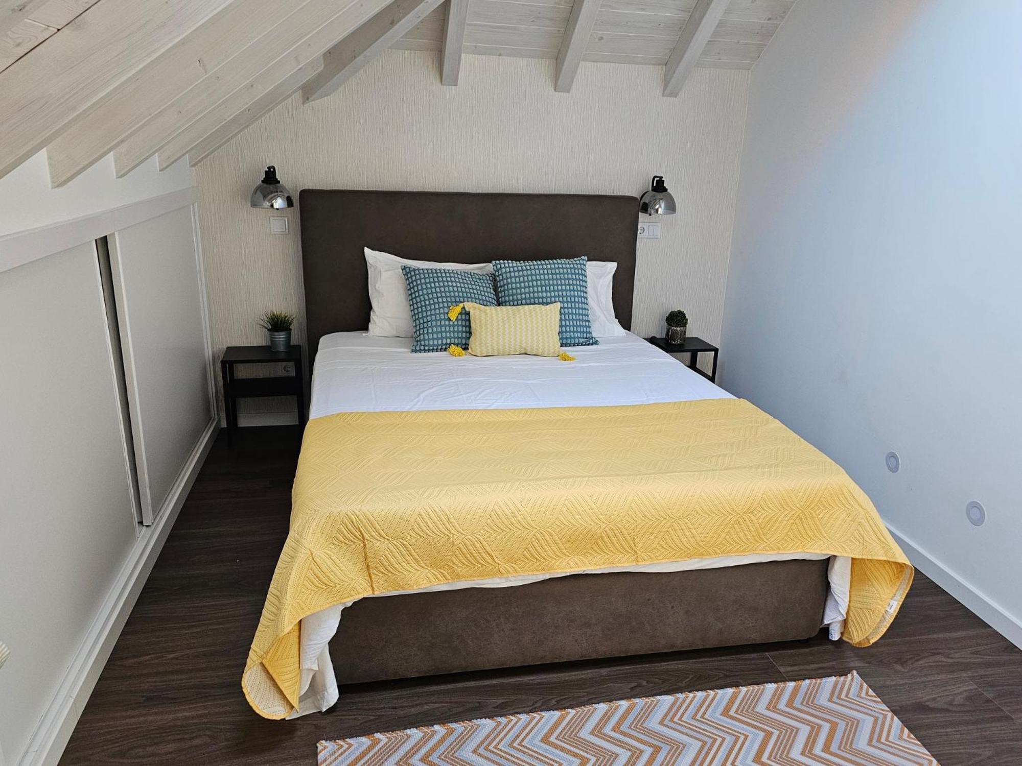 Surfsoul Guesthouse - Bed And Breakfast Peniche Extérieur photo