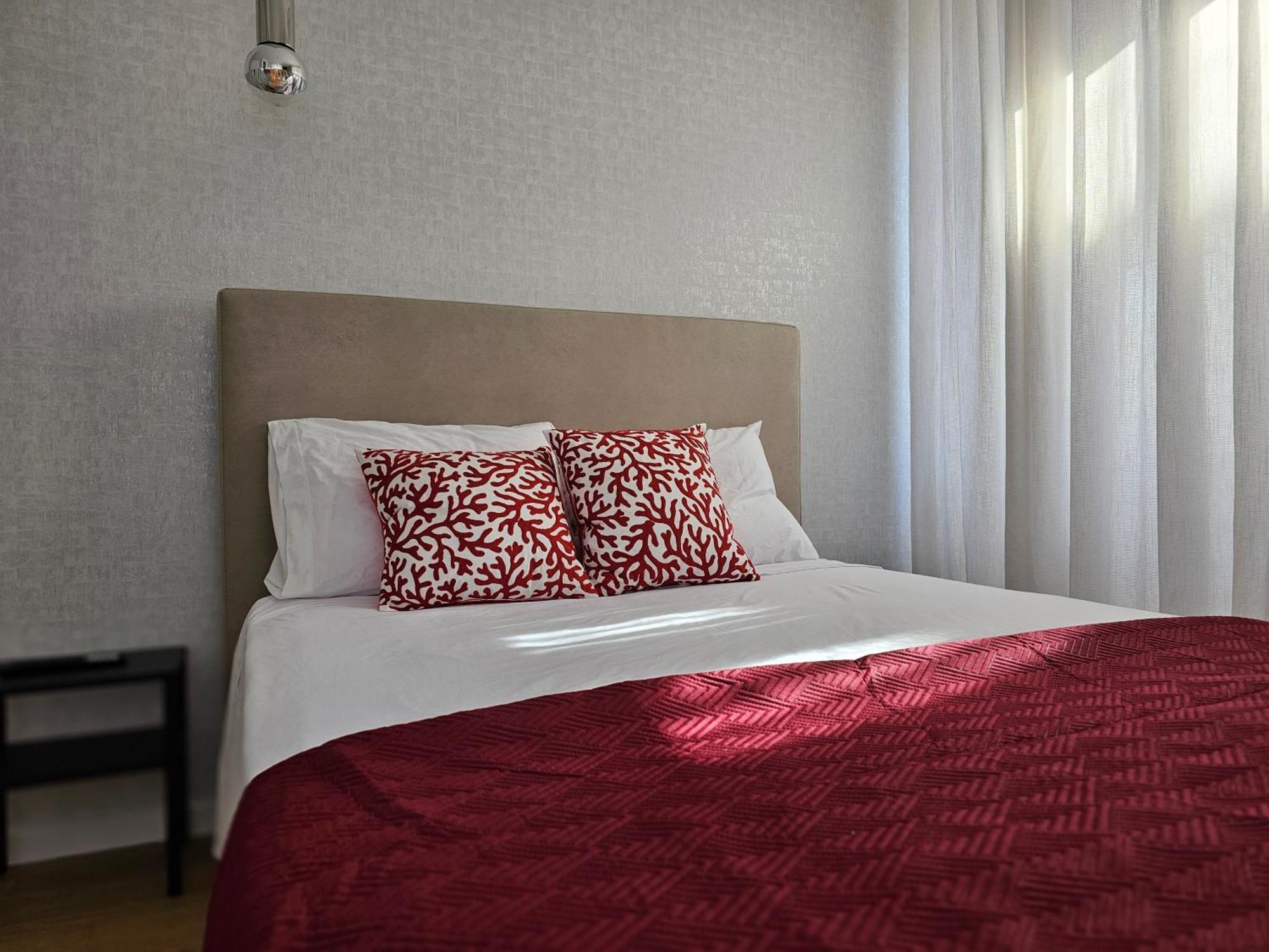 Surfsoul Guesthouse - Bed And Breakfast Peniche Extérieur photo